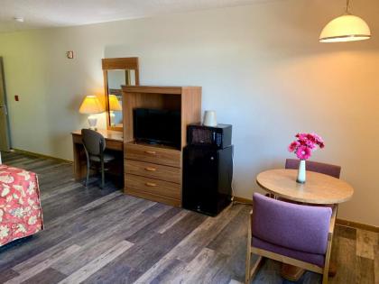 Executive Inn - image 11