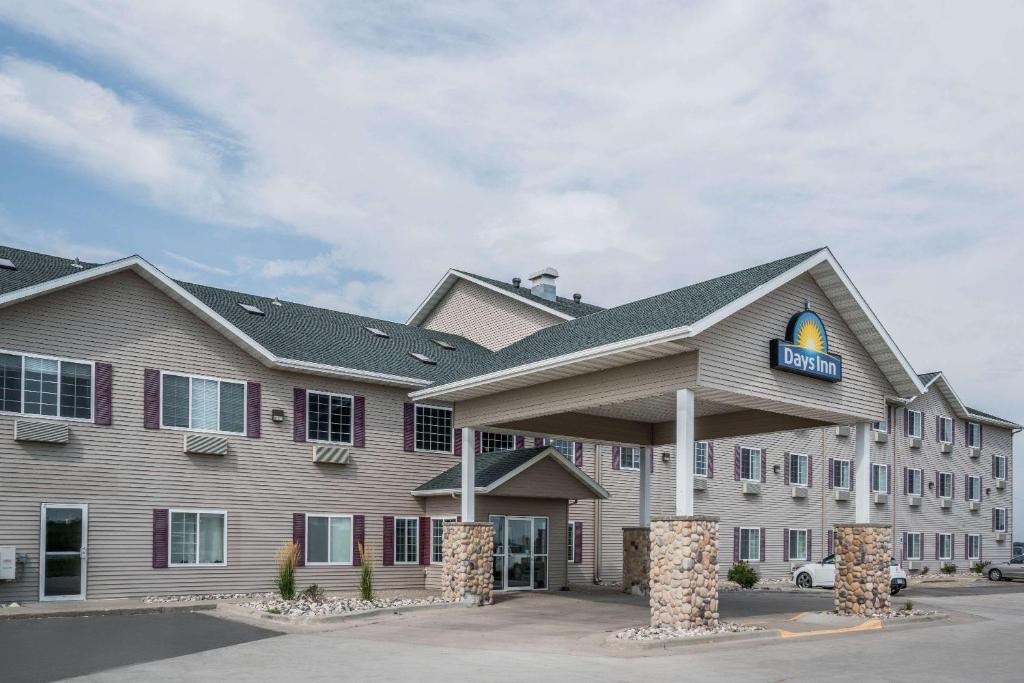 Days Inn by Wyndham Fargo/Casselton - main image