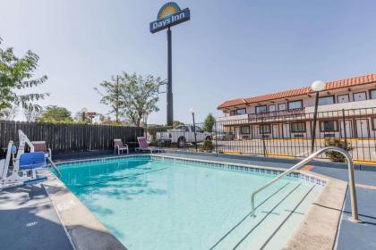 Days Inn by Wyndham Castaic Six Flags Magic Mountain - image 14