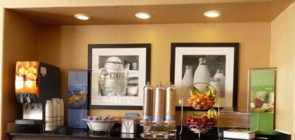 Hampton Inn Castle Rock - image 10