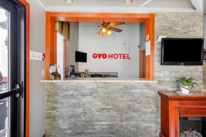 OYO Hotel Castle Rock CO Downtown - image 15