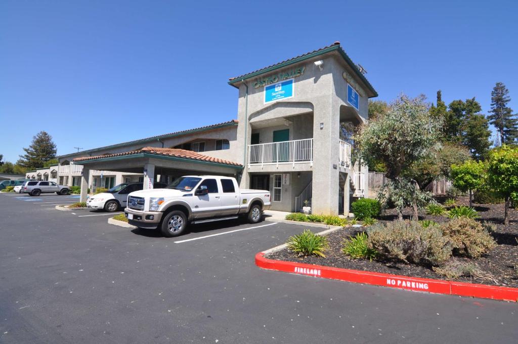 SureStay Hotel by Best Western Castro Valley - main image