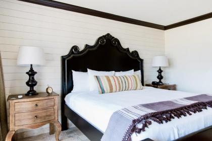 Hillside Boutique Hotel - image 14