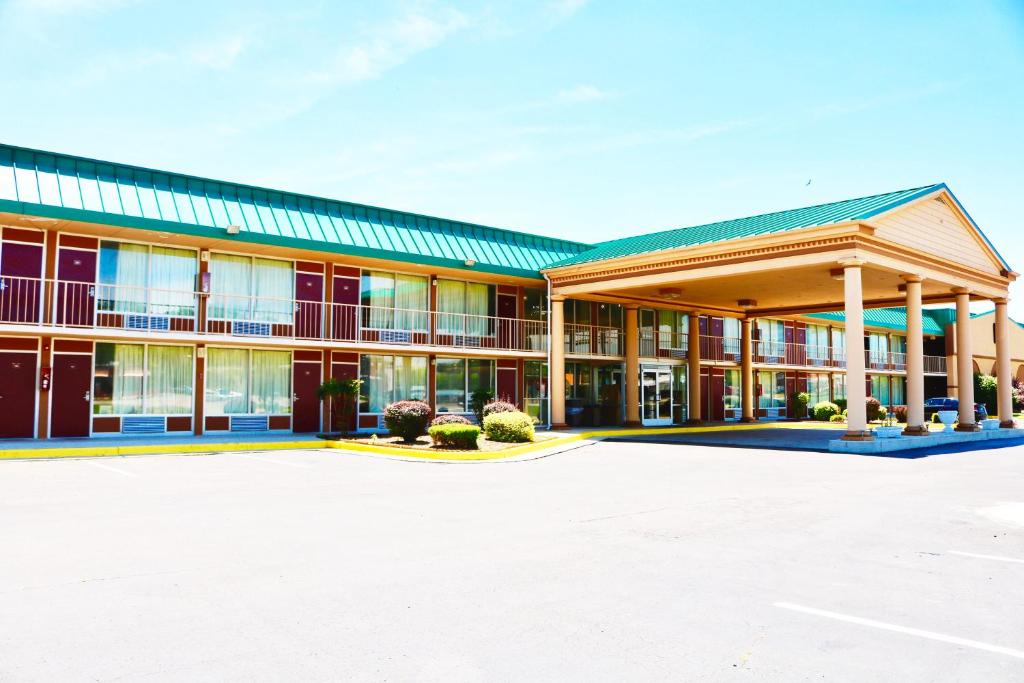 Red Roof Inn & Suites Cave City - main image