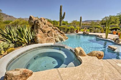 Cave Creek Oasis with Putting Green Spa and mtn View