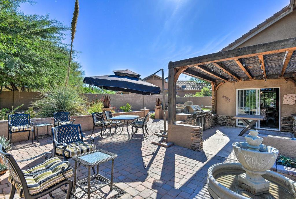 The Cactus Ranch House with Pool and Outdoor Kitchen! - image 3