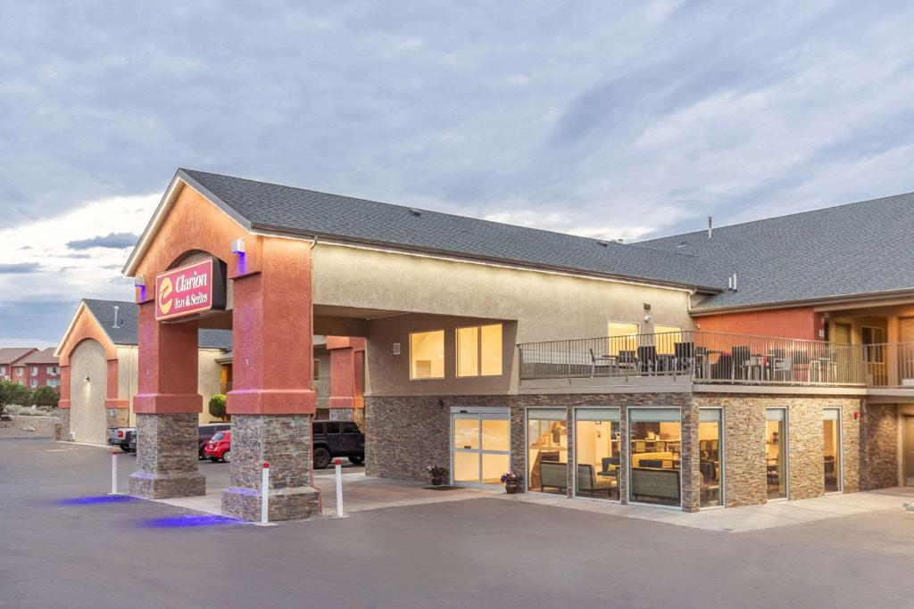 Clarion Inn & Suites Cedar City Gateway to National Parks - main image