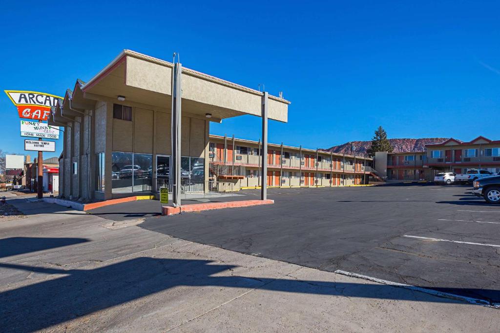 Rodeway Inn Cedar City - main image