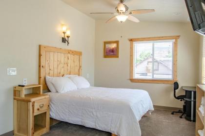 Cedar Wood Escape- one bedroom - image 6