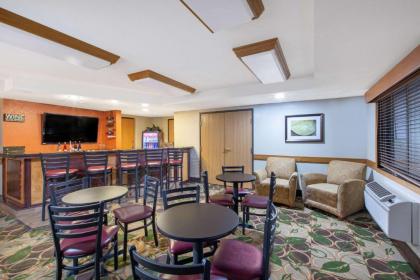 AmericInn by Wyndham Cedar Falls - image 13