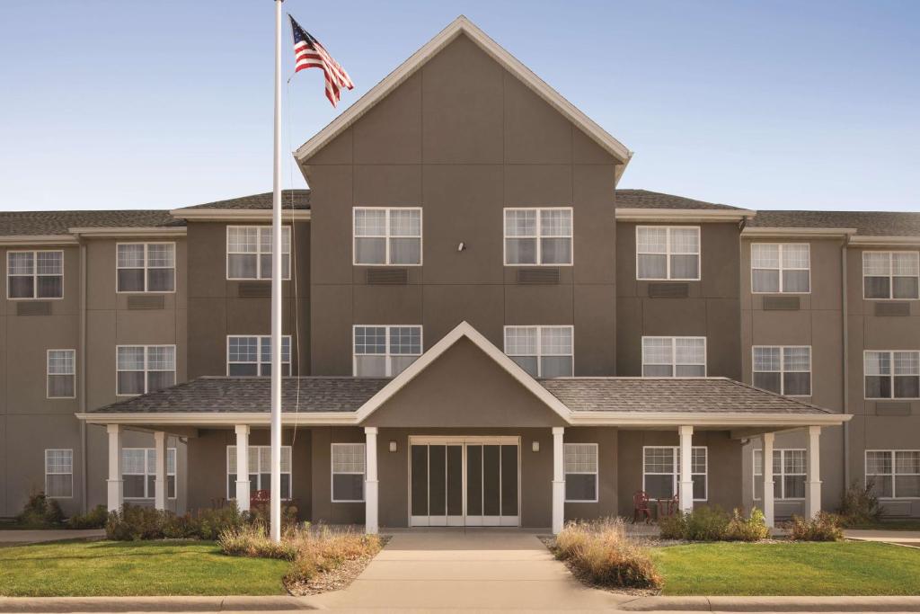 Country Inn & Suites by Radisson Cedar Falls IA - image 4