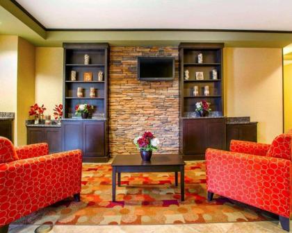 Suburban Extended Stay Hotel Cedar Falls - image 4