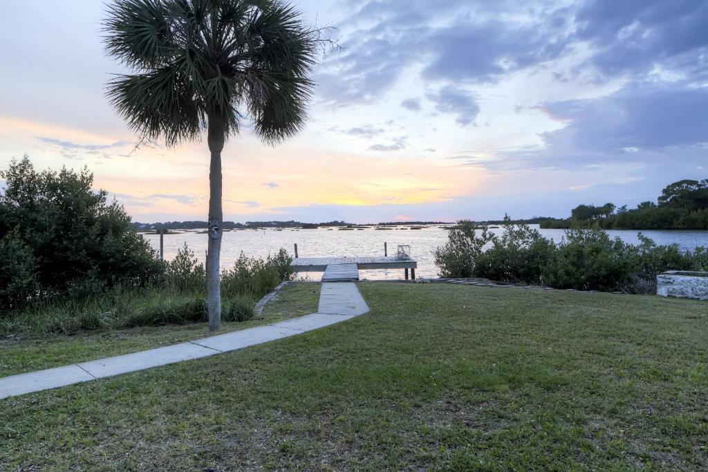 Waterfront Cedar Key Duplex Home with Private Dock! - main image