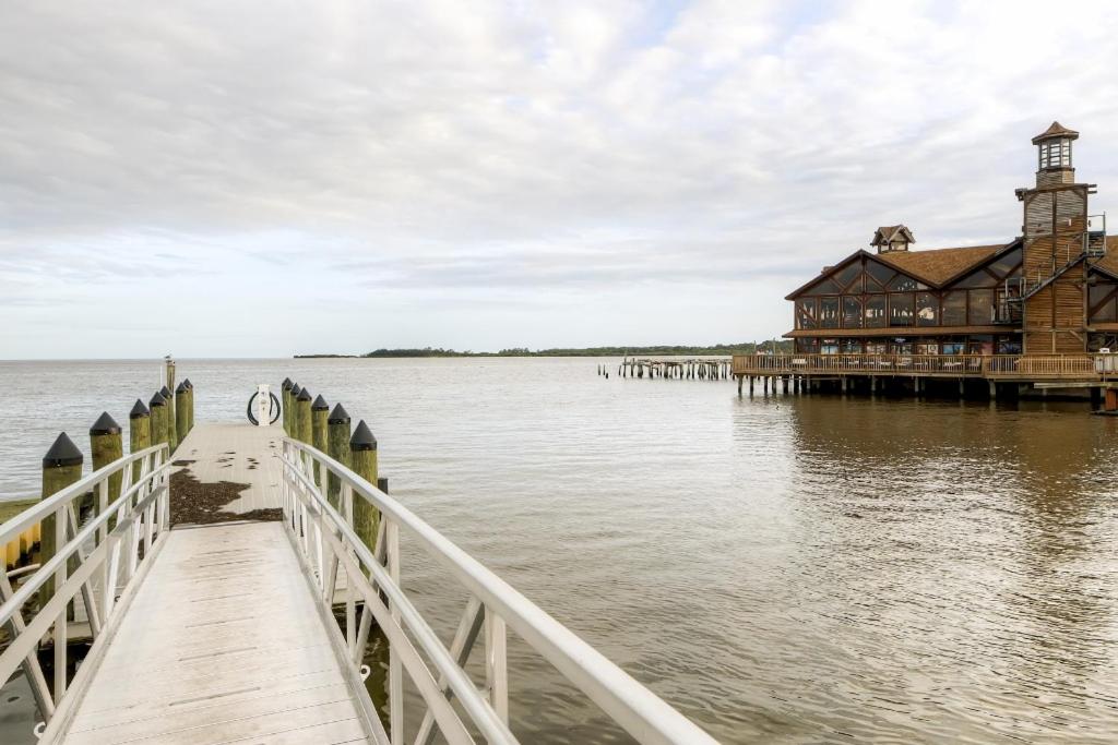 Waterfront Cedar Key Duplex Home with Private Dock! - image 5