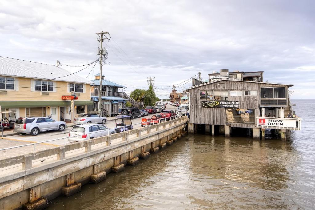 Waterfront Cedar Key Duplex Home with Private Dock! - image 6