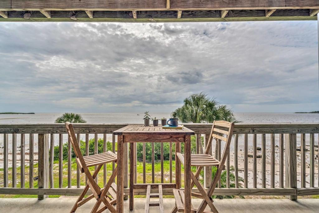 Charming Cedar Key Condo - Dogs Welcome! - main image