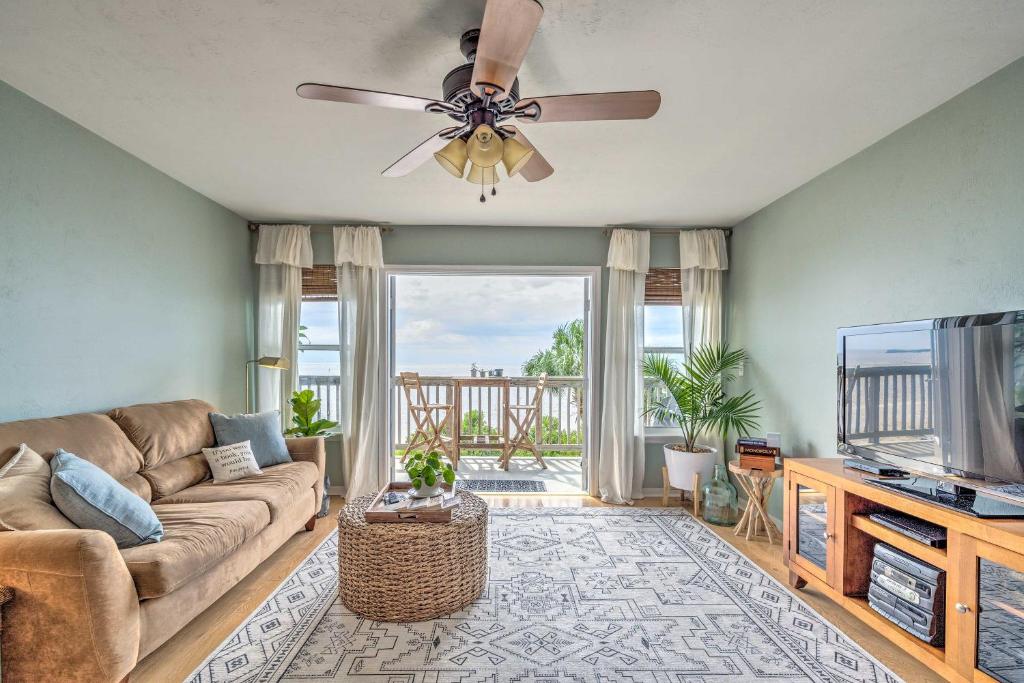 Charming Cedar Key Condo - Dogs Welcome! - image 3