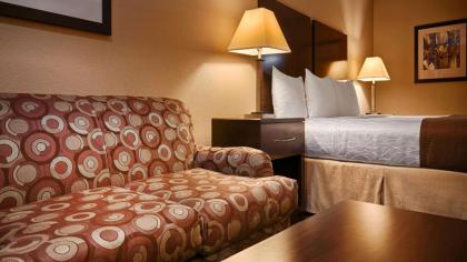 Best Western Cedar Inn - image 12