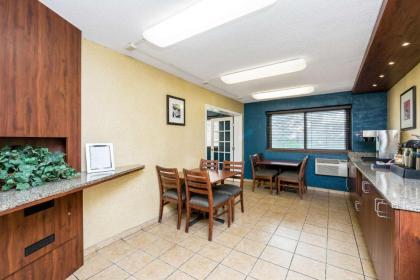 Motel 6-Cedar Rapids IA - Airport - image 9