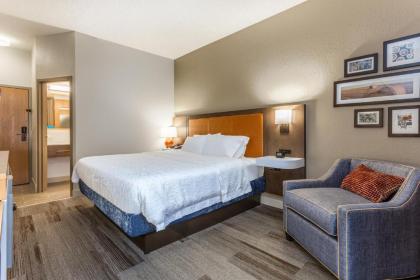 Hampton Inn Cedar Rapids - image 4