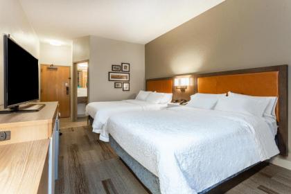 Hampton Inn Cedar Rapids - image 7