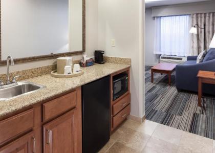 Hampton Inn & Suites Cedar Rapids - image 14