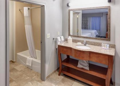 Hampton Inn & Suites Cedar Rapids - image 19