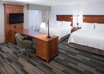 Hampton Inn & Suites Cedar Rapids - image 20