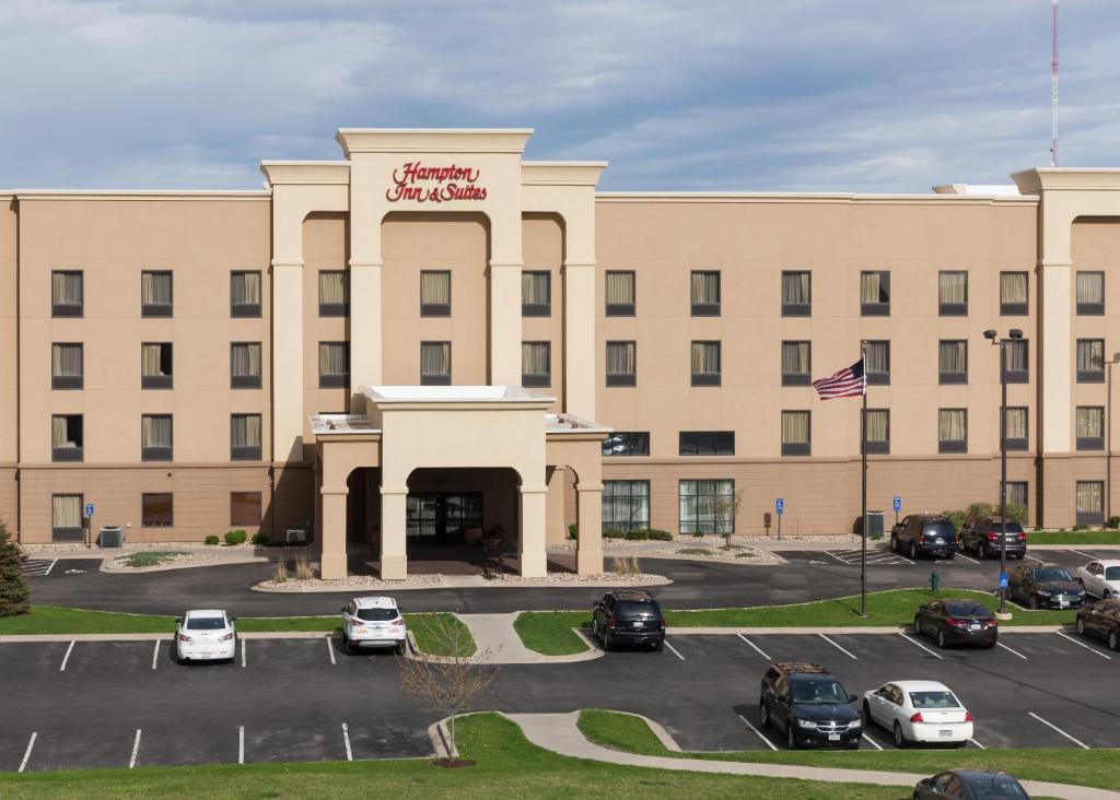 Hampton Inn & Suites Cedar Rapids - image 7