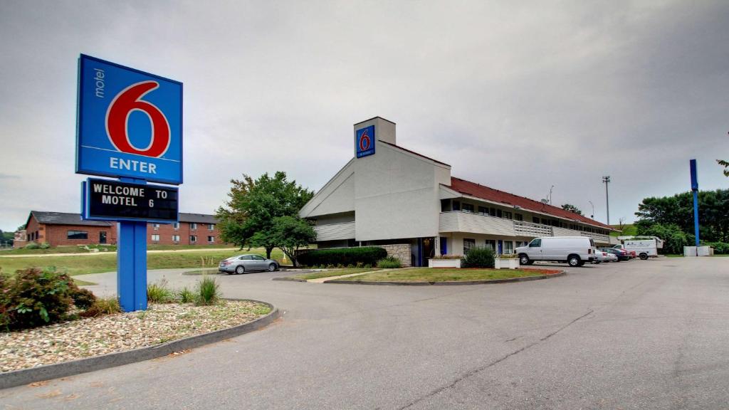 Motel 6-Cedar Rapids IA - main image