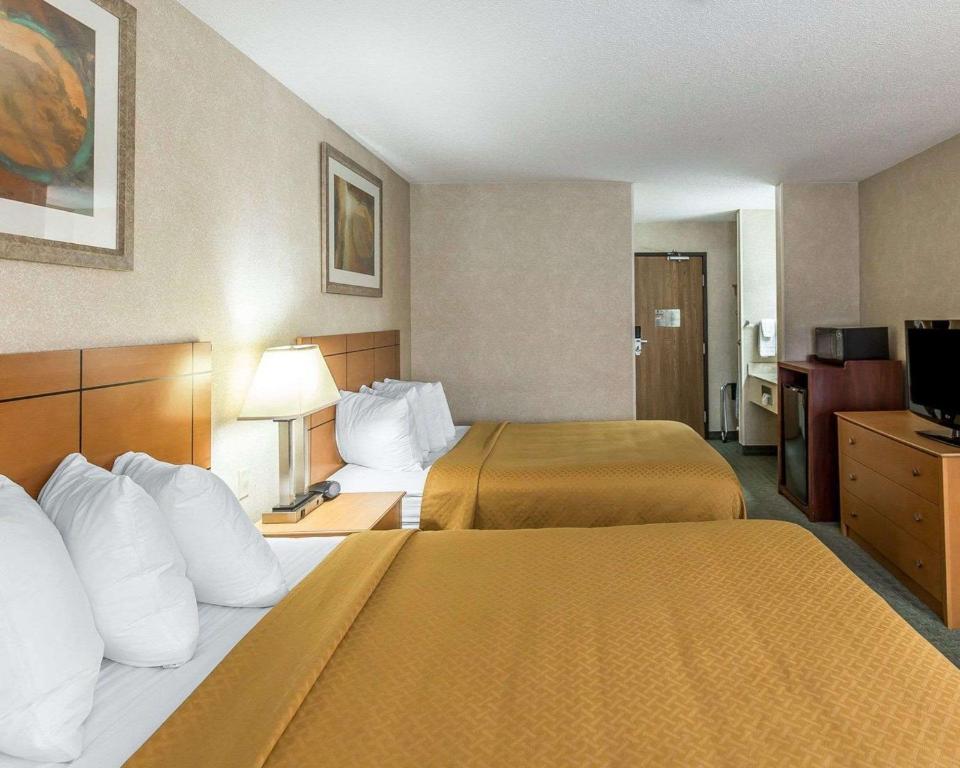 Quality Inn at Collins Road - Cedar Rapids - image 2