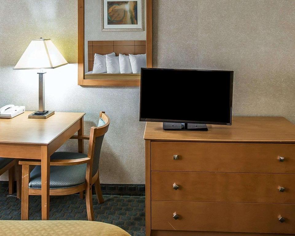 Quality Inn at Collins Road - Cedar Rapids - image 7