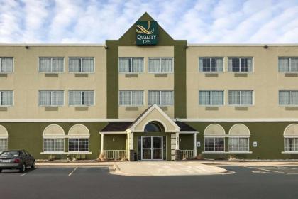 Quality Inn North - image 13