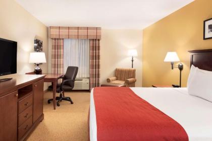 Country Inn & Suites by Radisson Cedar Rapids Airport IA - image 7