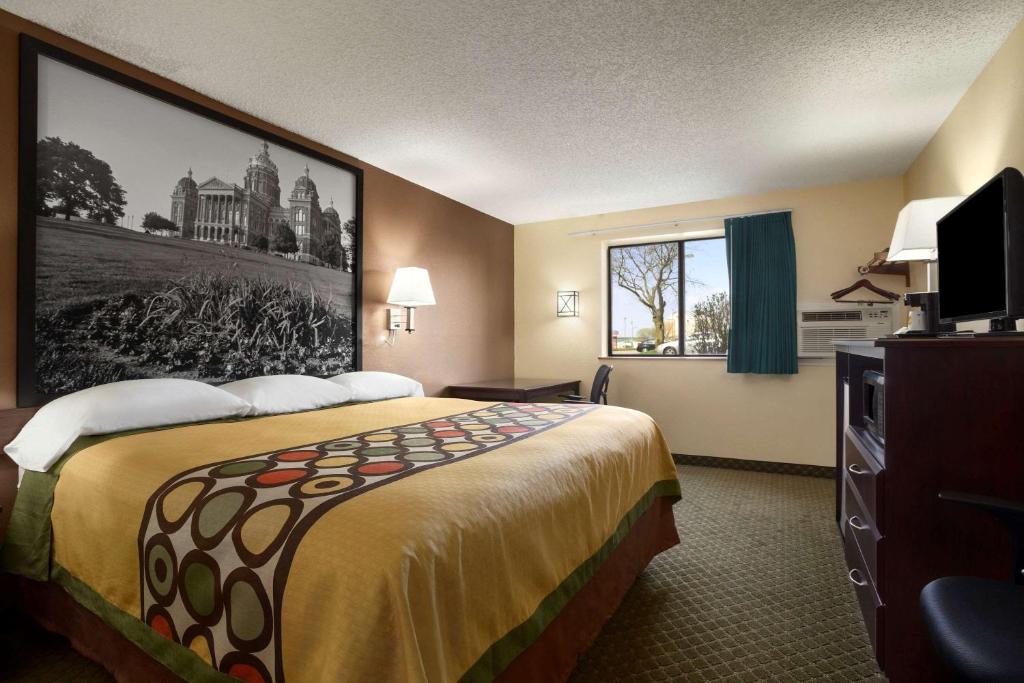 Super 8 by Wyndham Cedar Rapids - image 2