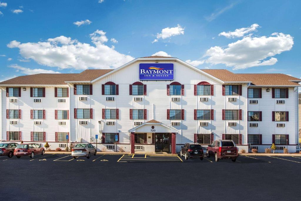 Baymont by Wyndham Cedar Rapids - main image