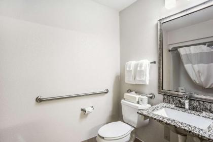 MainStay Suites Cedar Rapids - image 2