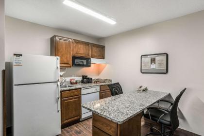 MainStay Suites Cedar Rapids - image 7