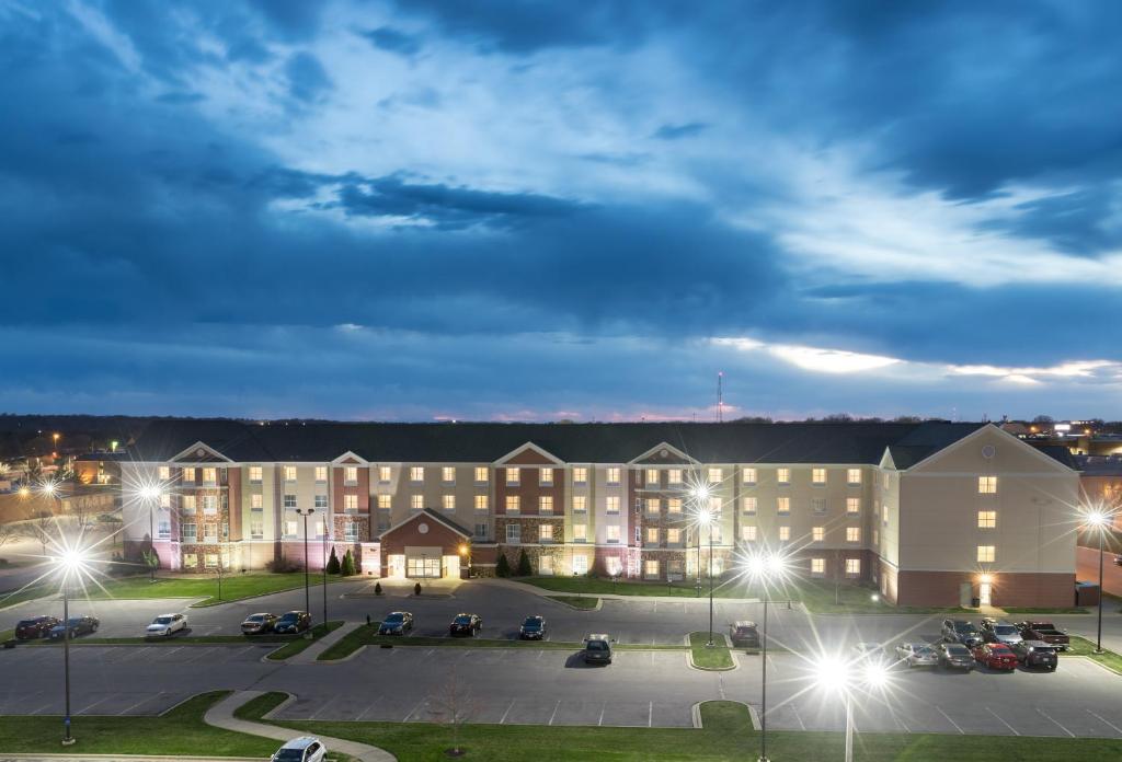 Homewood Suites by Hilton Cedar Rapids-North - main image