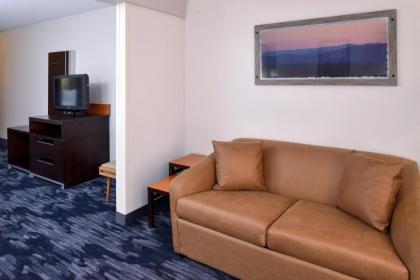 Fairfield Inn & Suites by Marriott Cedar Rapids - image 11