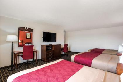 Rodeway Inn Cedar Rapids - image 5