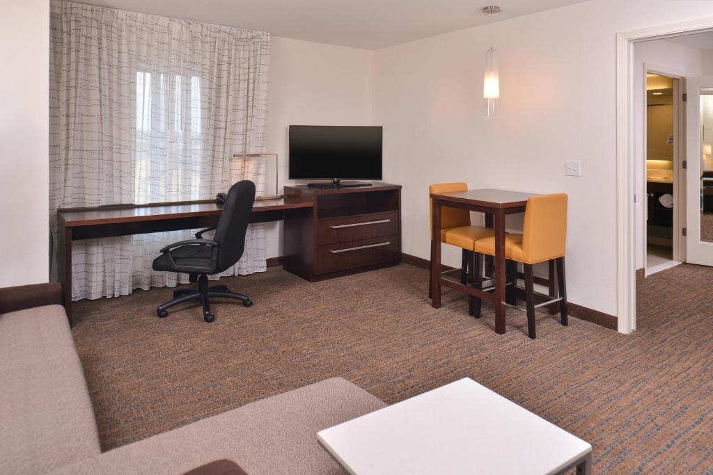 Residence Inn by Marriott Cedar Rapids South - image 4