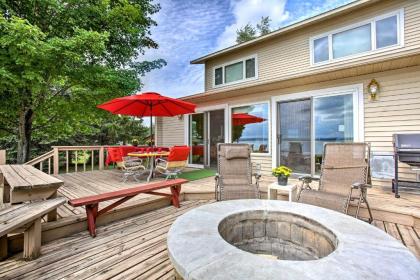 Cedar Cottage Private Beach on Lake Leelanau - image 12