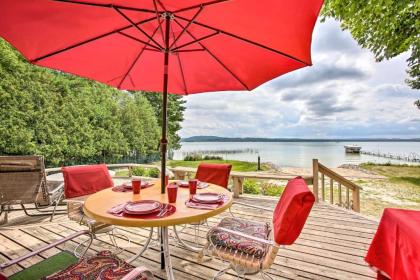 Cedar Cottage Private Beach on Lake Leelanau - image 13