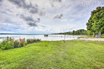 Cedar Cottage Private Beach on Lake Leelanau - image 8