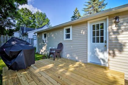 Cedar Home with Deck and Grill - Mins to Lakes! - image 6