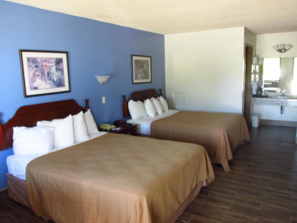 Americas Best Value Inn-Celina - image 4