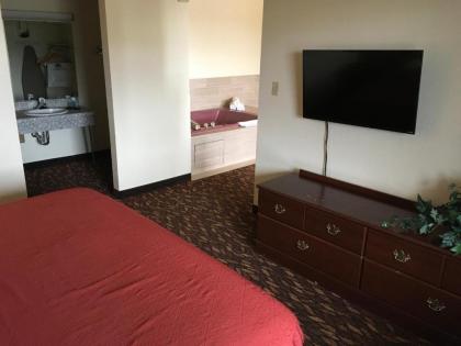 Americas Best Value Inn-Celina - image 9