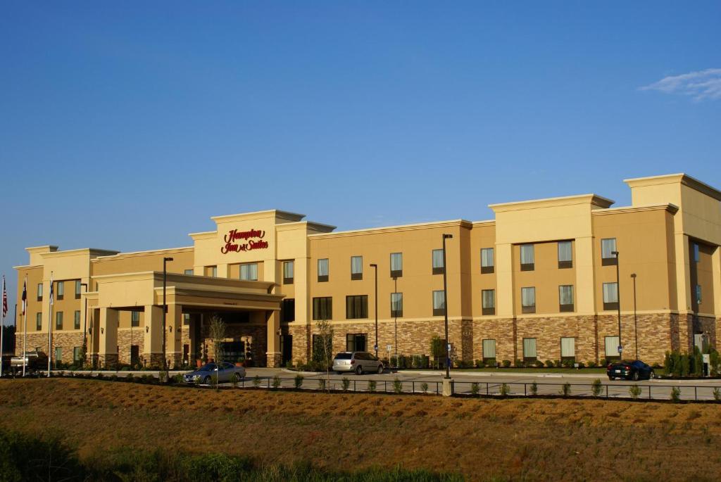 Hampton Inn & Suites Center - main image