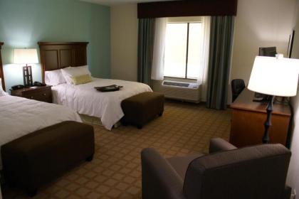 Hampton Inn & Suites Center - image 5